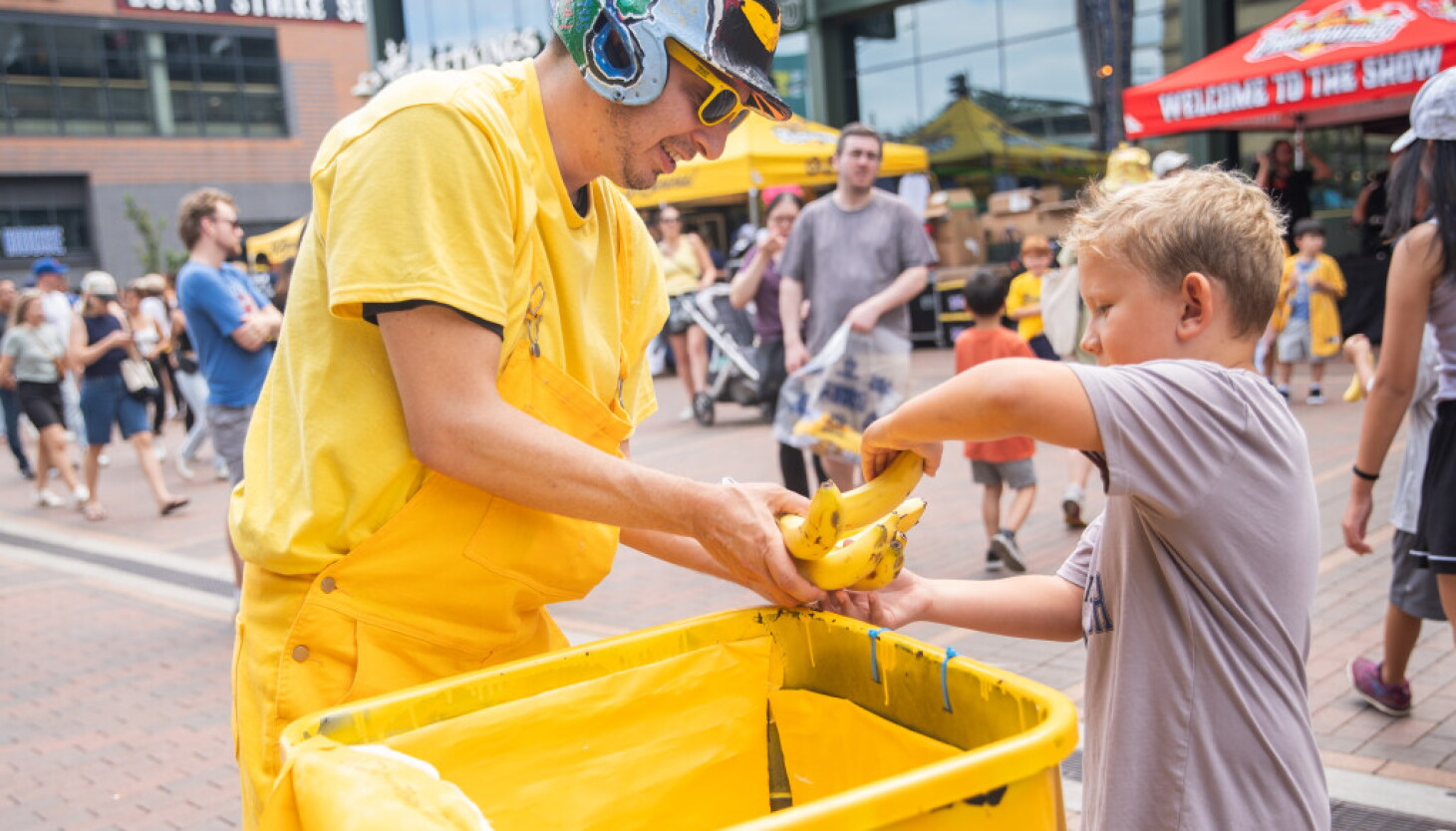 Por que milhares de pessoas lotaram o Wrigley Field para um jogo do Savannah Bananas – mesmo aqueles que não gostam de beisebol