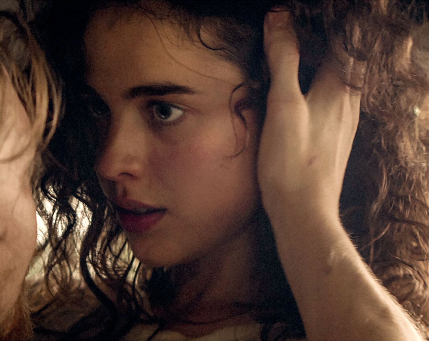 Stars at Noon' review: Convoluted plot, miscast lead spoil political thriller in Nicaragua - Chicago Sun-Times