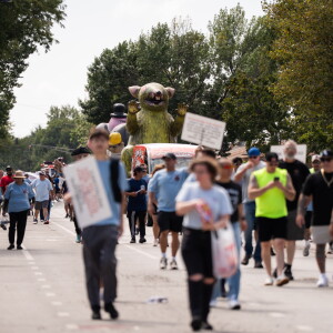 LABORPARADE_260906-4.jpg