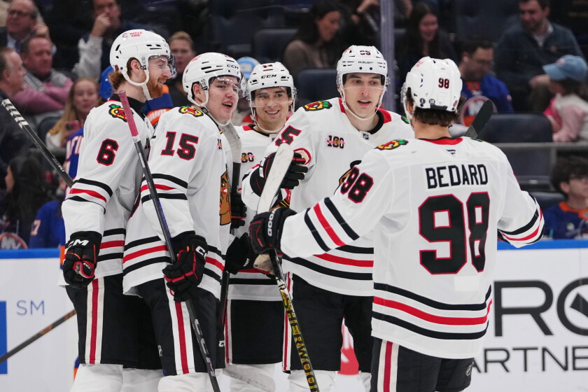 Blackhawks Islanders Hockey