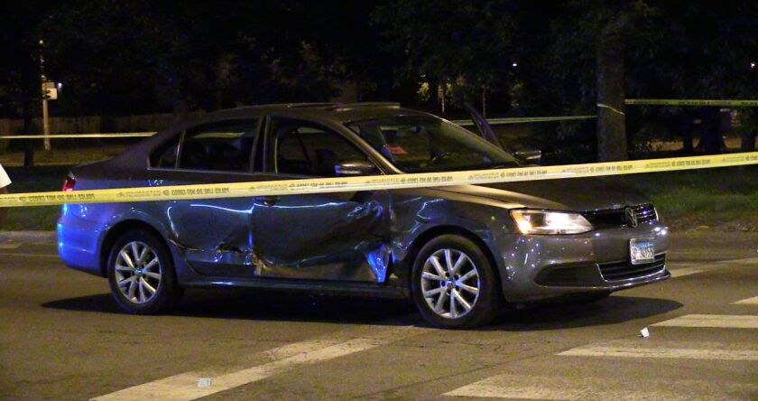 Police investigate a shooting around 1:15 a.m. Sunday, May 26, 2018 in the 800 block of West Garfield Ave in Chicago. | Justin Jackson/ Sun-Times
