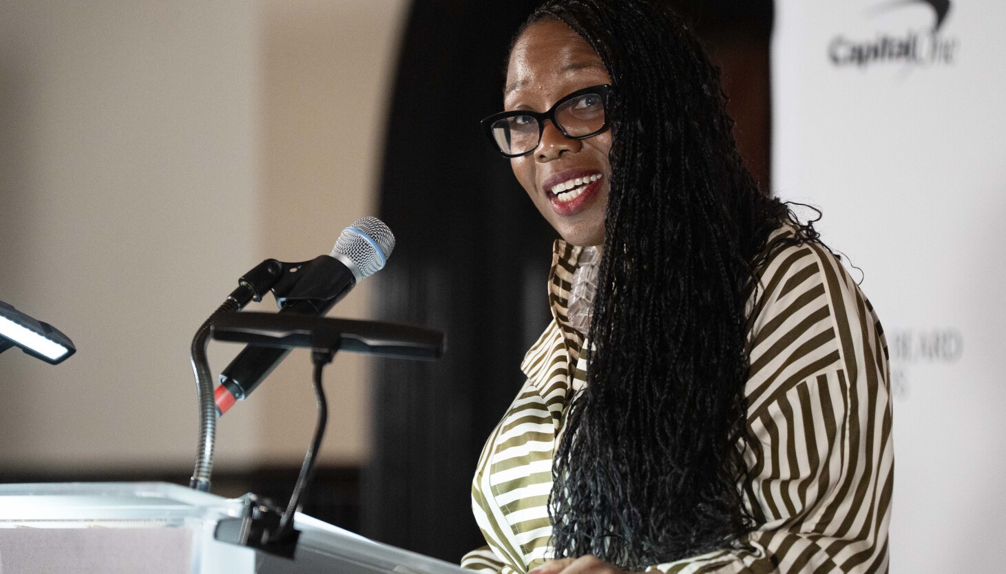 El nombramiento de DCASE de Kenya Merritt avanza a medida que los concejales expresan preocupaciones sobre la demanda de denunciantes