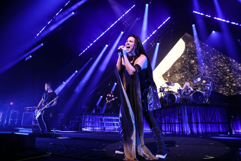 Amy_Lee_of_Evanescence_CREDIT_Kaley_Nelson_105.jpeg