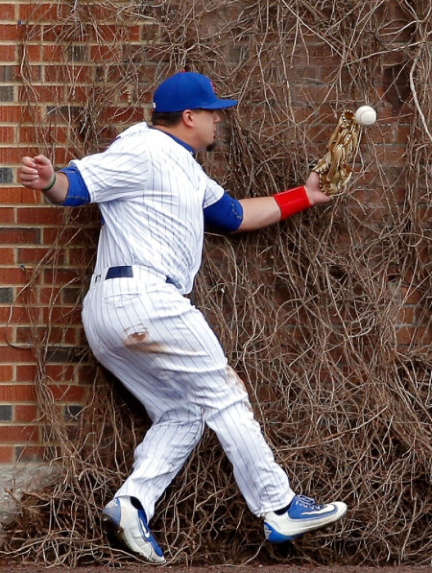 <em>Schwarber juggling catch</em>