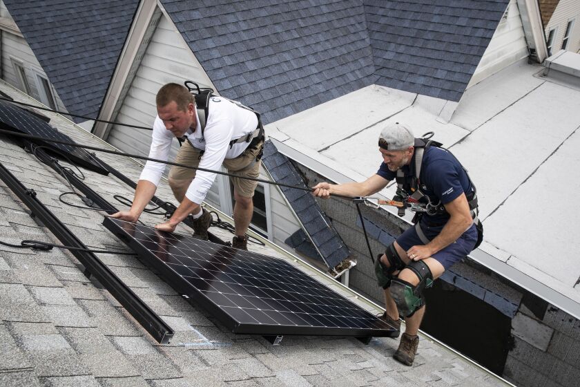 A 2016 Illinois law was supposed to create “hundreds of thousands” of jobs in the solar industry. That didn’t happen.