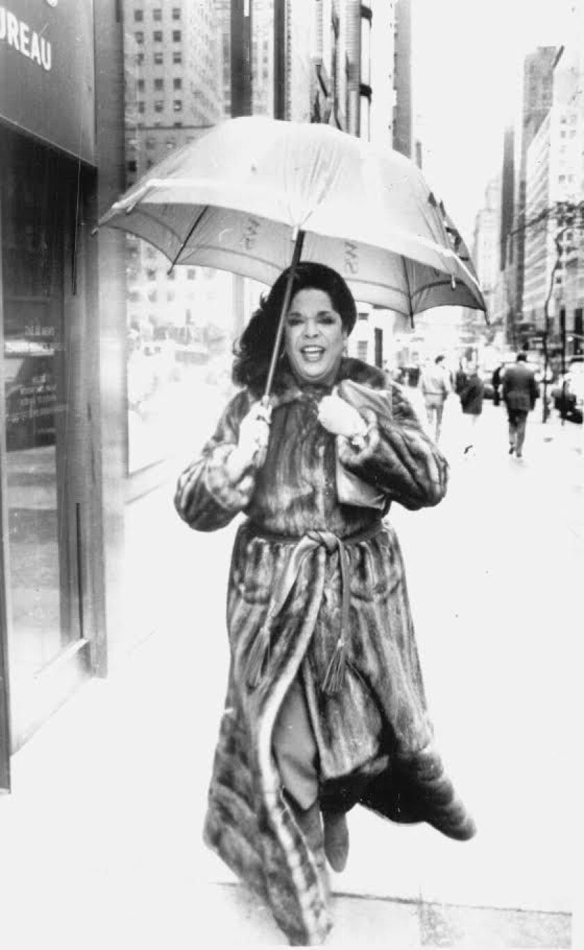 Della Reese on a fur-clad stroll. | Sun-Times archives
