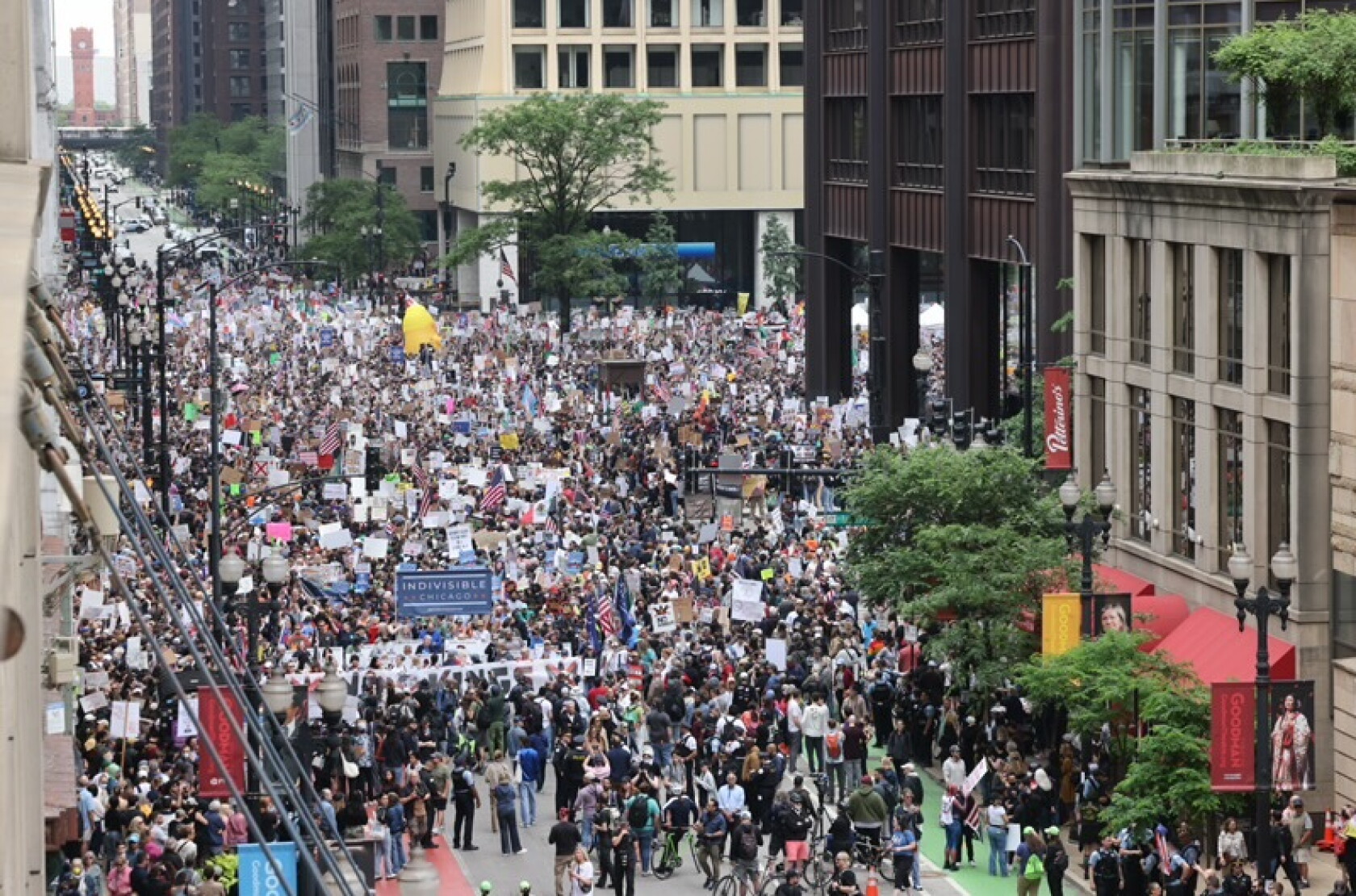 Chicago Rally 'No Kings' protests in Chicago, suburbs, nationwide fill streets ...
