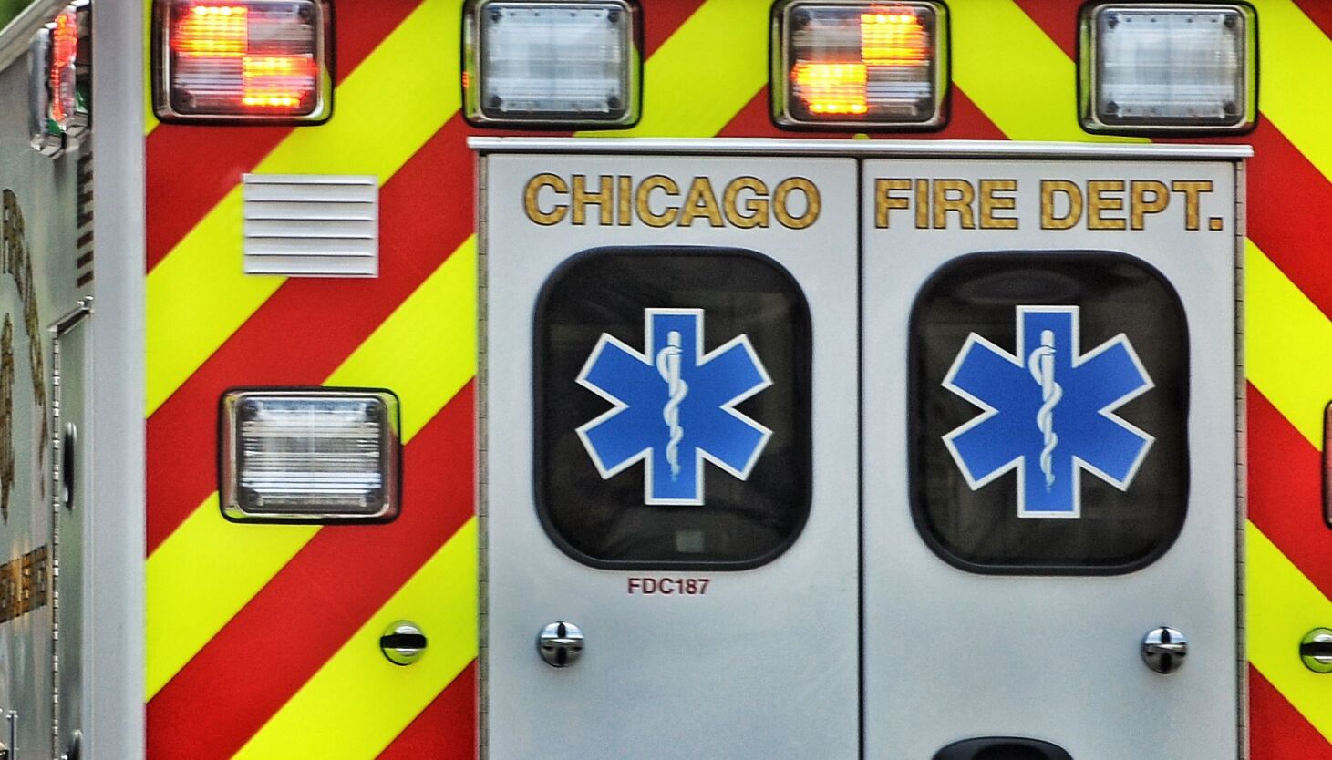 NextImg:Blaze engulfs more than dozen cars in Englewood junkyard