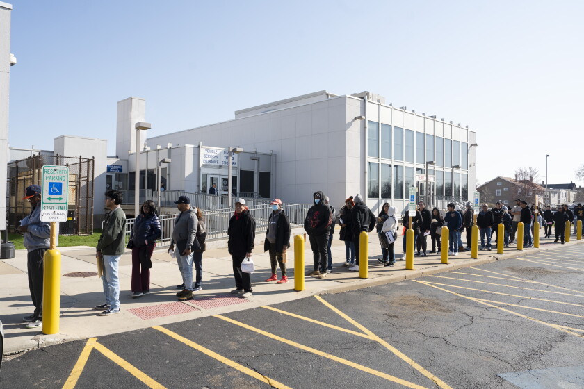 Dmv Queue As Real ID deadline nears, long line, confusion at Illinois DMV centers ...