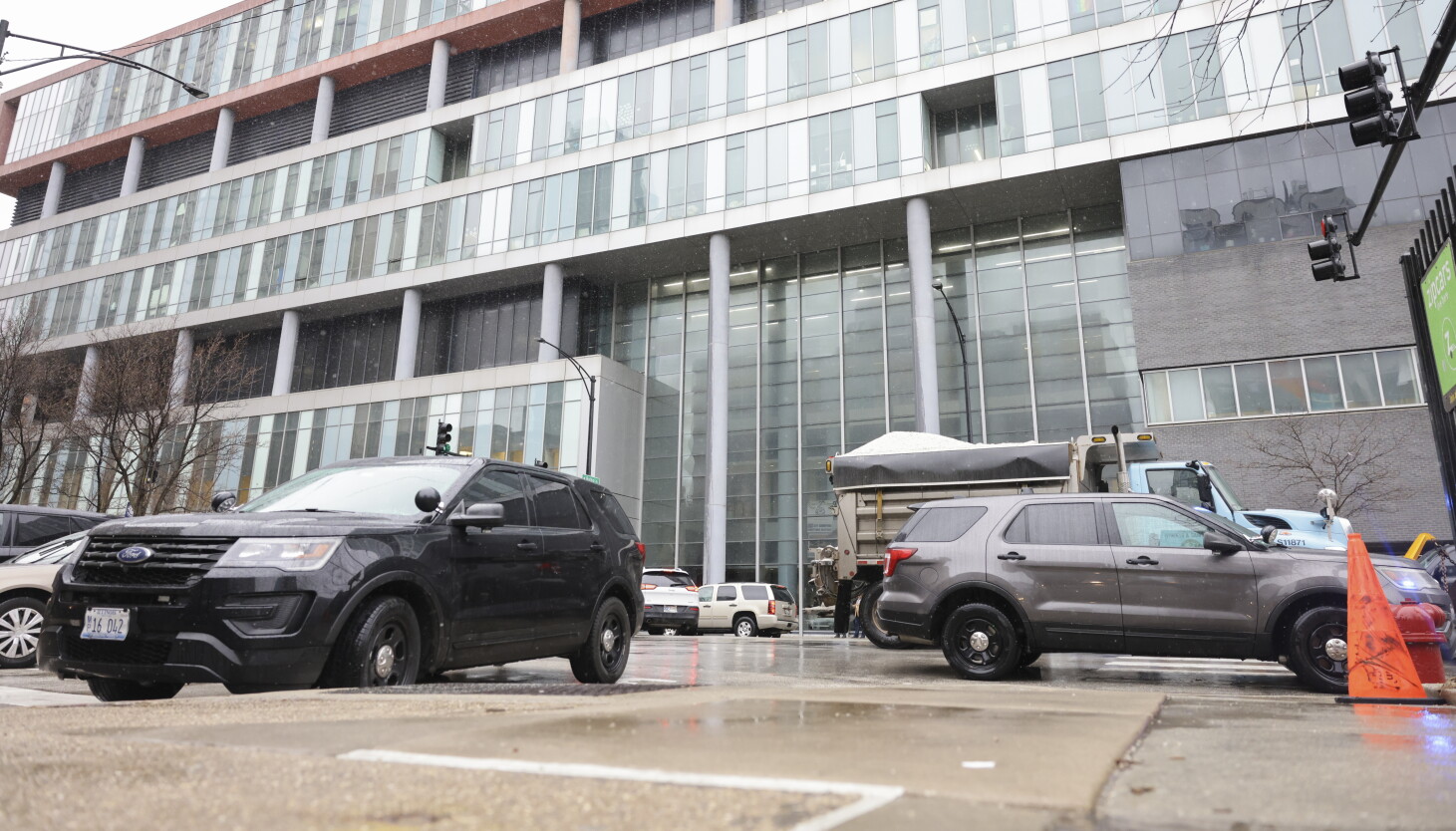 Swatting incidents prompt heavy police response to 2 Chicago high