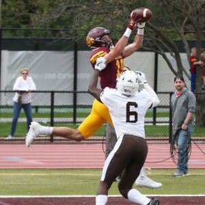 Loyola’s Rory Boos (19) catches a pass for a touchdown. Allen Cunningham/For the Sun-Times.