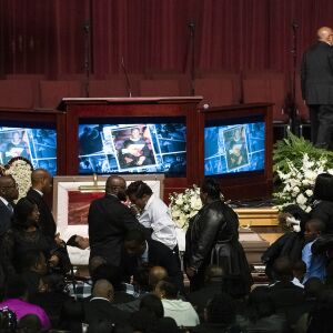 Mourners pay their final respects at the wake for Jemel Roberson, Saturday, Nov. 24, 2018, in Chicago. Roberson was shot and killed by Midlothian police on Nov. 11. | Tyler LaRiviere/Sun-Times