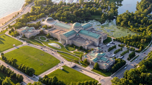 A rendering of an aerial view shows the green-topped Welcome Hall would stretch the distance between the museum's east and west pavilions.