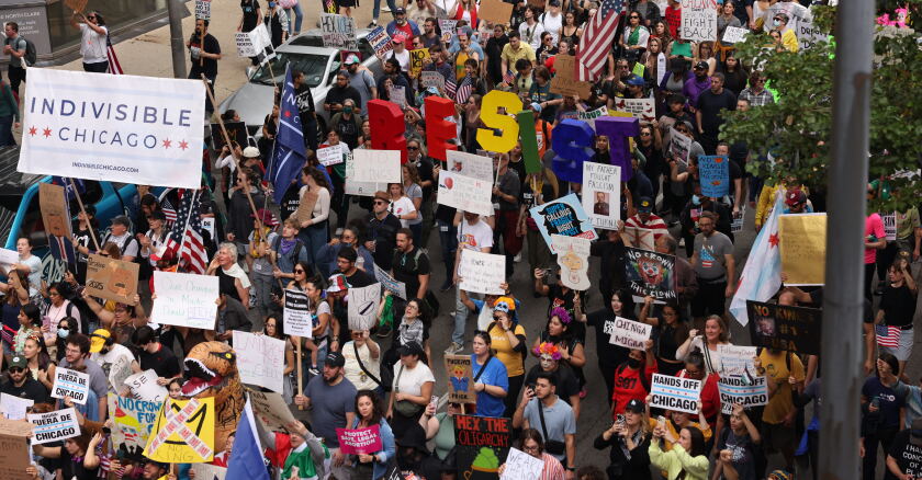 Drawing A Loop 'No Kings' rallies draw tens of thousands across Chicago region in ...