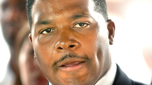 Then-Harvey Mayor Eric Kellogg in 2006 at Harvey City Hall.