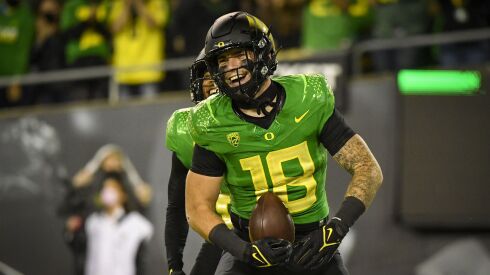 Oregon Ducks tight end Spencer Webb died after falling and striking his head on rock slides at a popular swimming lake near Eugene, Oregon.