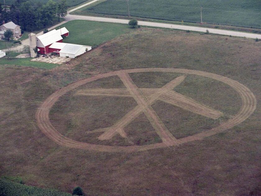 Aerial of a carving in a cornfield near Peotone opposing the proposed airport in 1999. File Photo by Robert A. Davis-Sun-Times