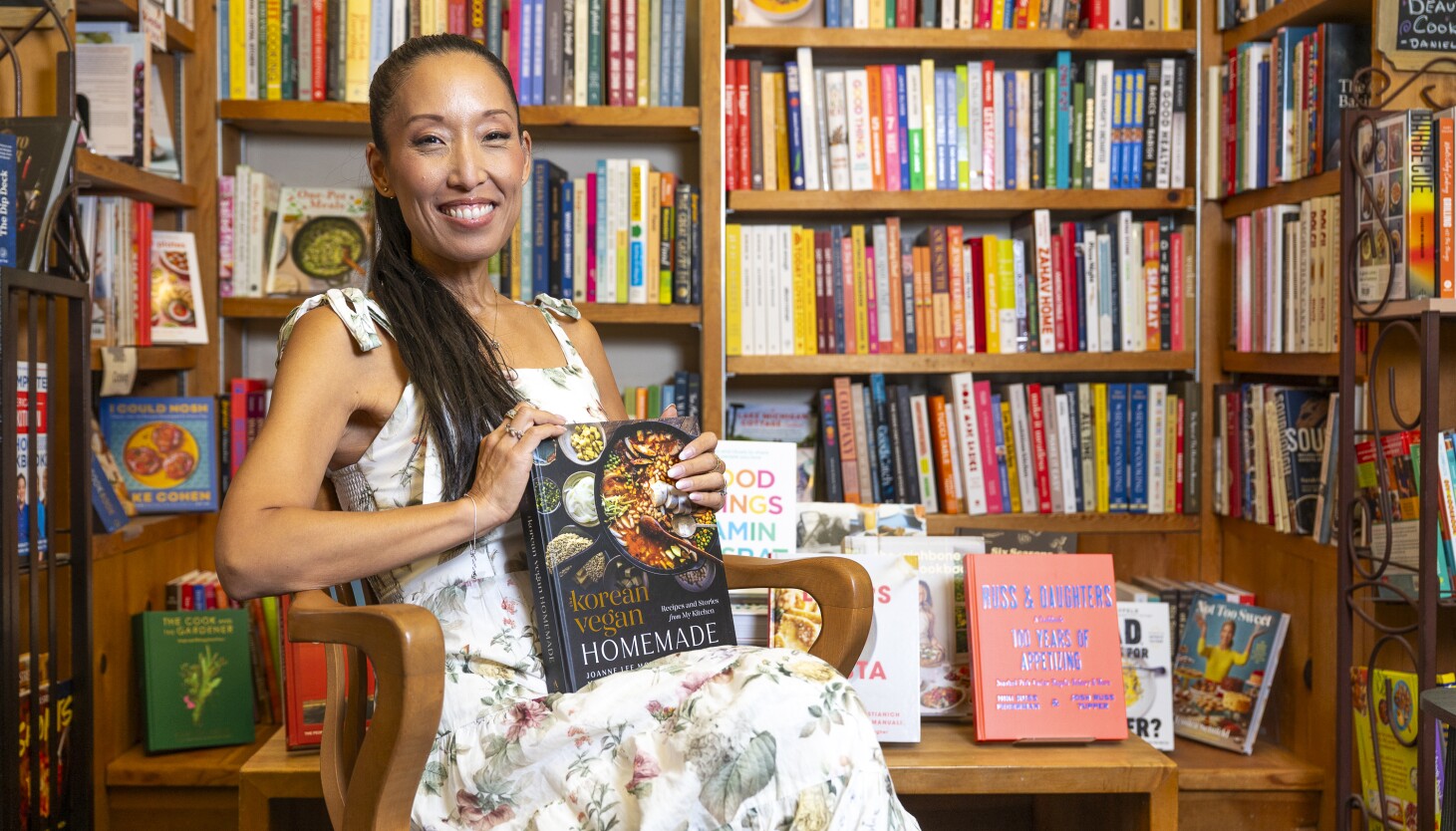 Joanne Lee Molinaro - The Korean Vegan