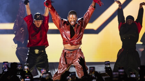 Usher performs during The R&B Tour with Chris Brown at Soldier Field.