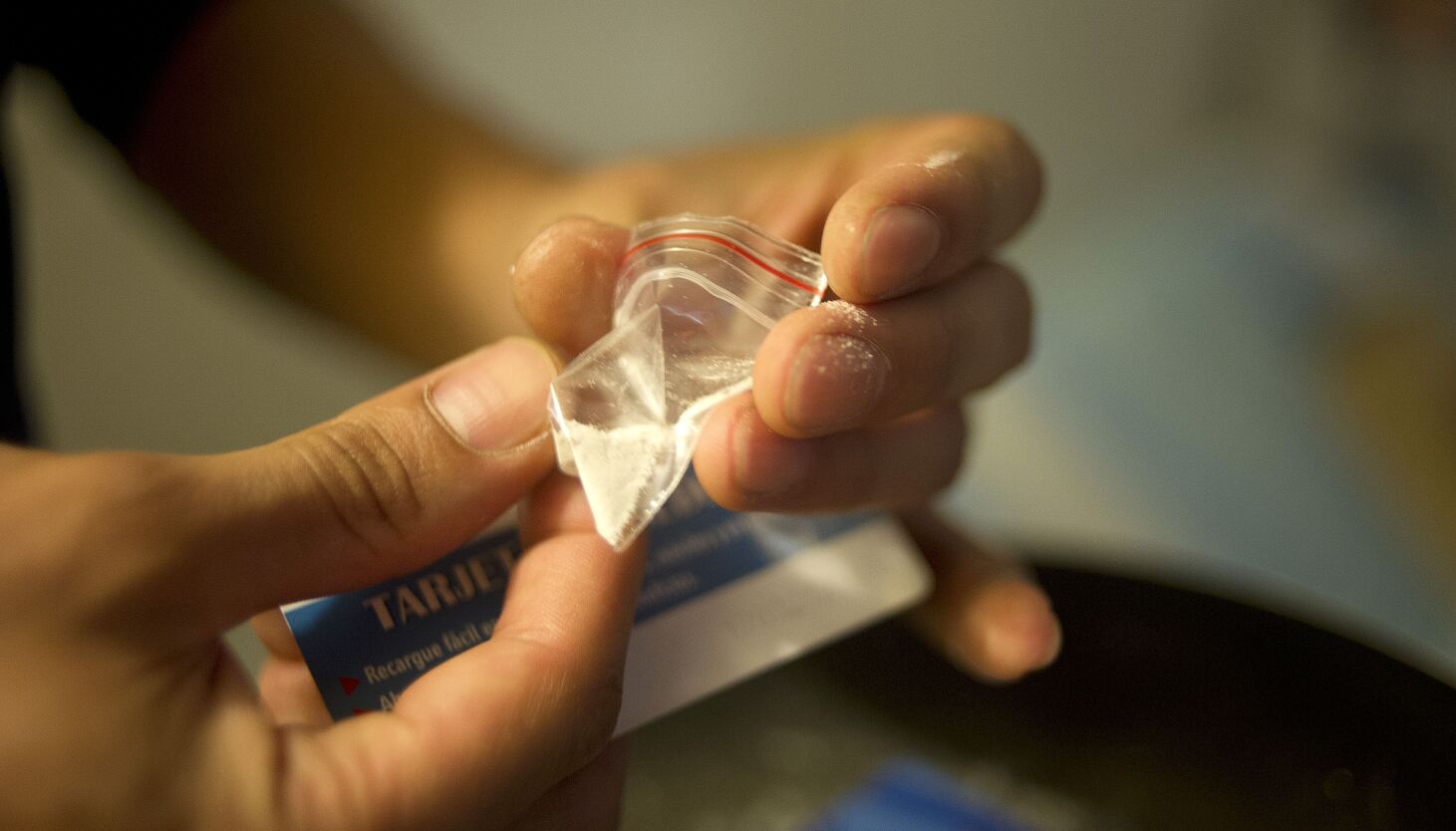 NextImg:Woman accused of moving cocaine in Chicago for Mexican traffickers is extradited to the U.S.