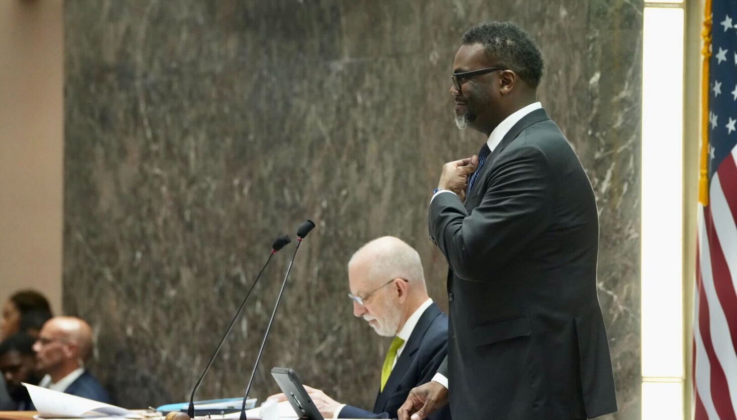 Chicago Mayor Brandon Johnson pitches borrowing $1.25B for housing and development - Vimarsana News