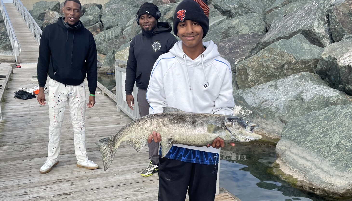 Chicago outdoors: Chinook draws a crowd, O'Hare buck, fall turkey harvest drop, Stray Cast