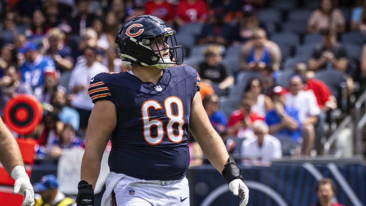 Bears coach Matt Eberflus defends Shane Waldron's goal-line call for Doug  Kramer in loss to Commanders - Chicago Sun-Times