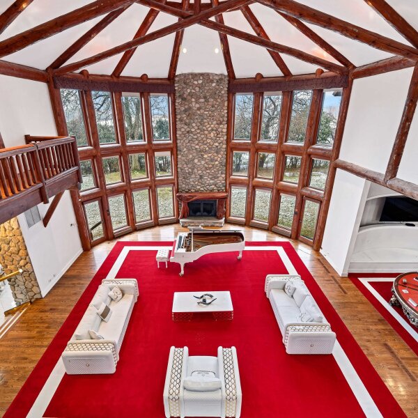 Late Rudolph Isley's Olympia Fields mansion, once owned by R. Kelly ...