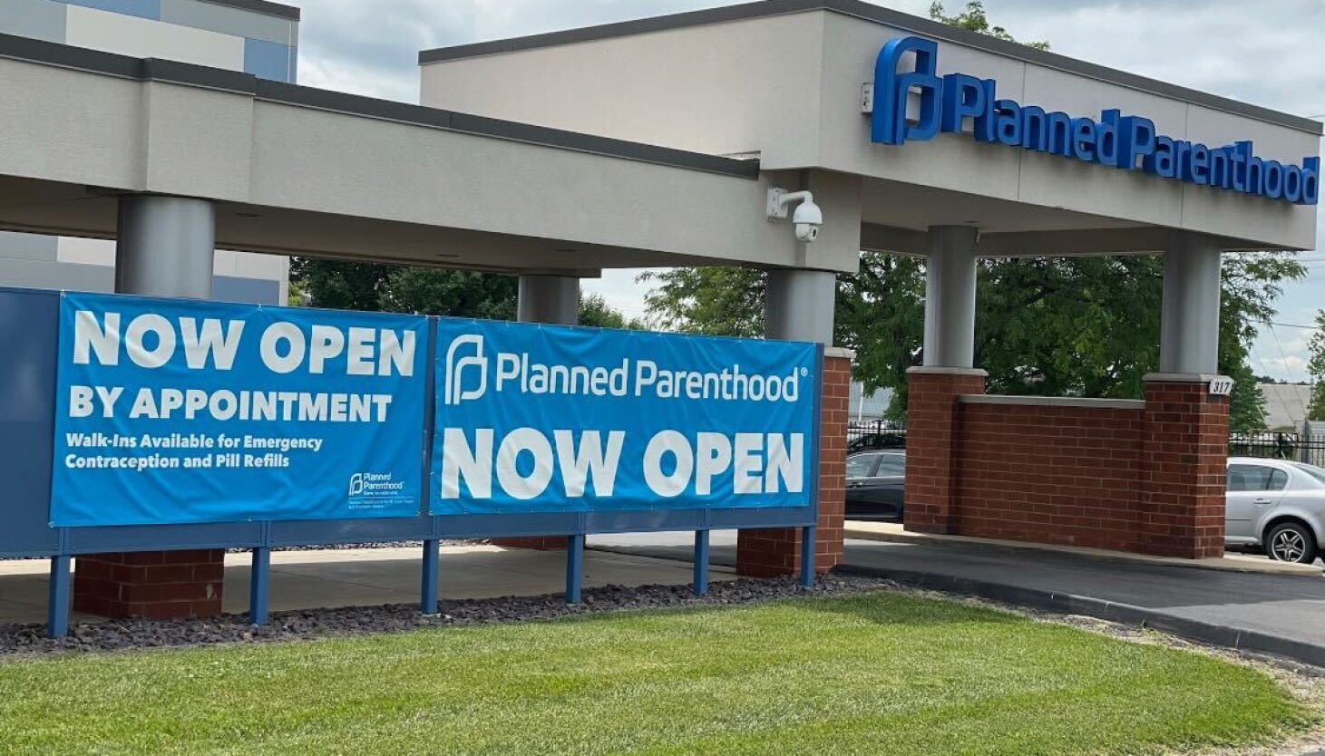 Champaign Abortion Doctor Faces Lawsuit Over Fetus Parts Left in Woman’s Body Champaign Abortion Doctor Faces Lawsuit Over Fetus Parts Left in Woman’s Body