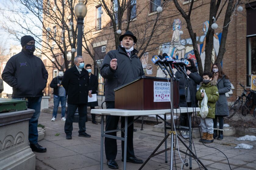 Roger Romanelli, the Chicago Restaurants Coalition coordinator, at news conference on Jan. 12, 2021.