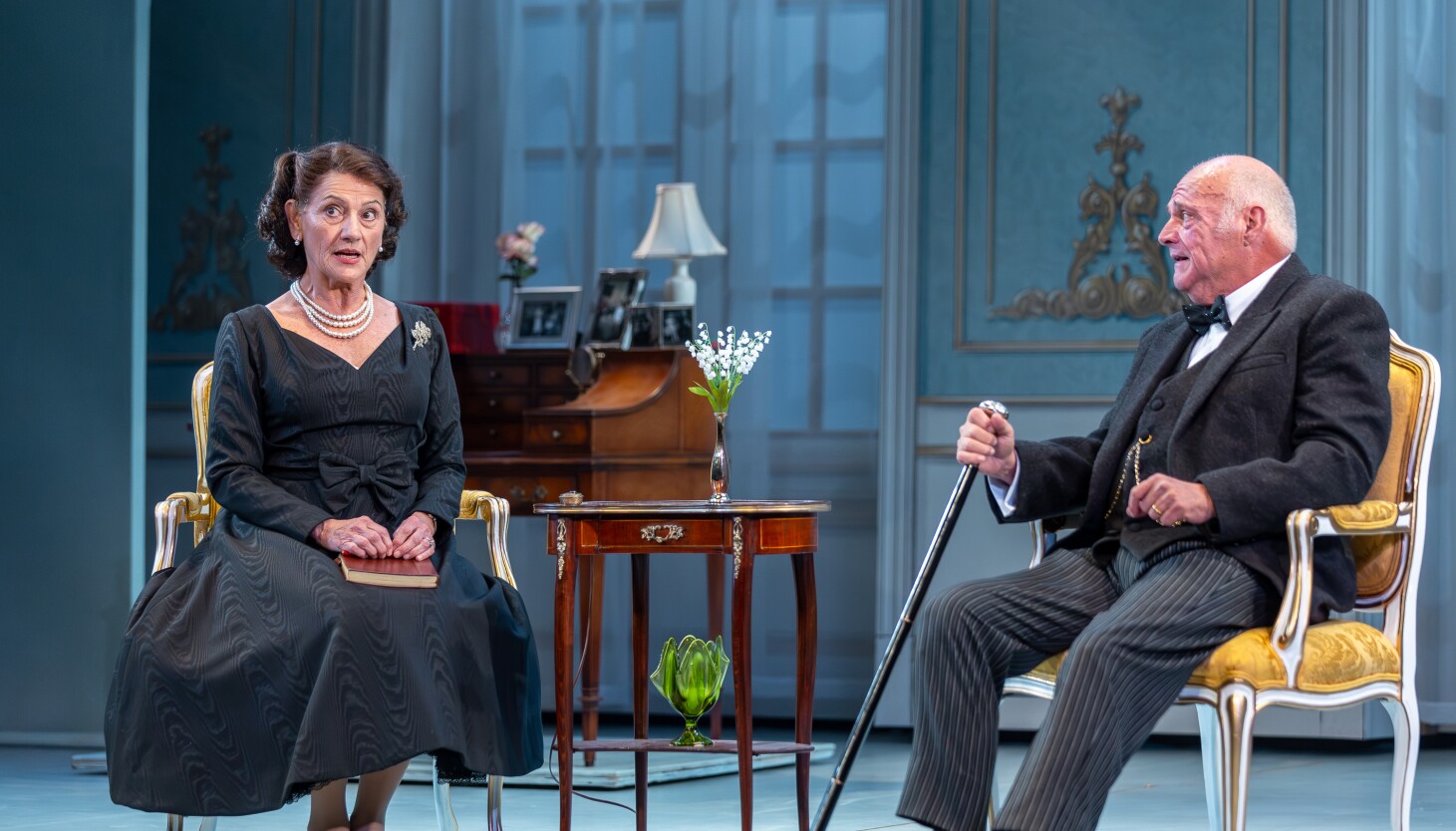 The Audience Review Drury Lane Play Skillfully Traces Queen the-audience-review-drury-lane-play-skillfully-traces-queen