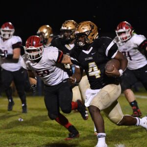 Richards junior Leshon Williams (4) runs. Worsom Robinson/For the Sun-Times.