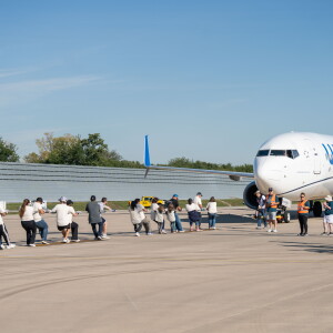 PLANEPULL_260927-11.jpg