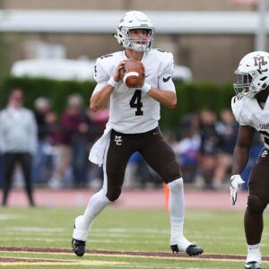 Mount Carmel’s Rad Premovic (4) looks downfield. Allen Cunningham/For the Sun-Times.