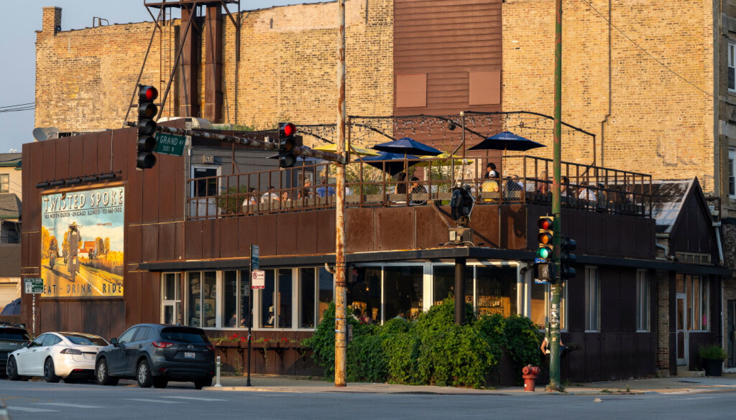 Twisted Spoke bar is closing after 30 years in West Town Twisted Spoke bar is closing after 30 years in West Town