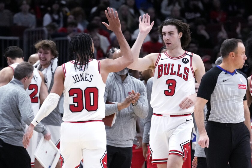 As Bulls embark on six-city West Coast trip, the mirage only grows - Chicago Sun-Times