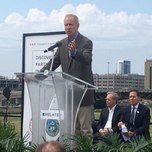 Gov. Bruce Rauner announcing corporate sponsorship of the Discovery Partners Institute. Photo by Tina Sfondeles.