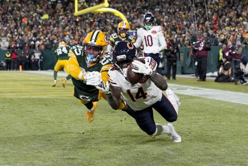 Chicago Bears v Green Bay Packers - NFL 2025