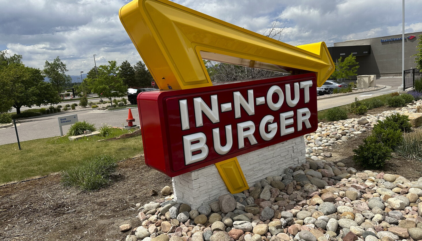 In-N-Out Burger is Not Coming to Chicago Soon In-N-Out Burger is Not Coming to Chicago Soon