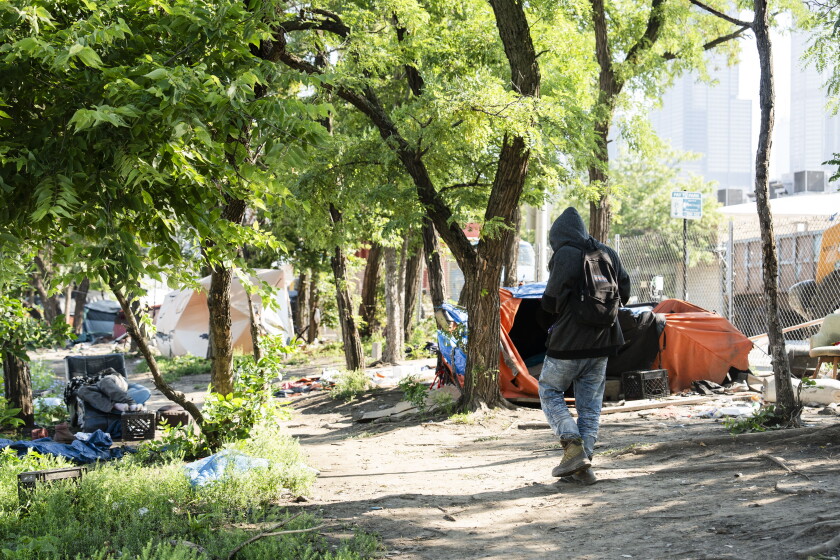 Laughlin Homeless Homeless hotline won’t restart for a few more weeks - Chicago Sun-Times