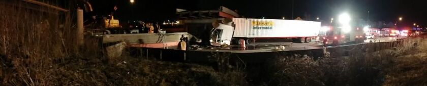 <small><strong>A panoramic view of the overpass collapse on south I-75 in Cincinnati. | via Cincinnati Fire and EMS on Twitter</strong></small>