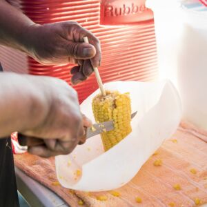 Felipe Vallarta, 58, an elotero, serves corn in Rogers Park. | Ashlee Rezin/Sun-Times