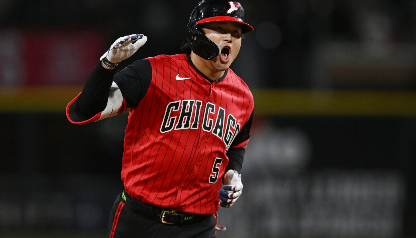 Coverage image for: White Sox' Munetaka Murakami getting hot at perfect time, homers twice in win