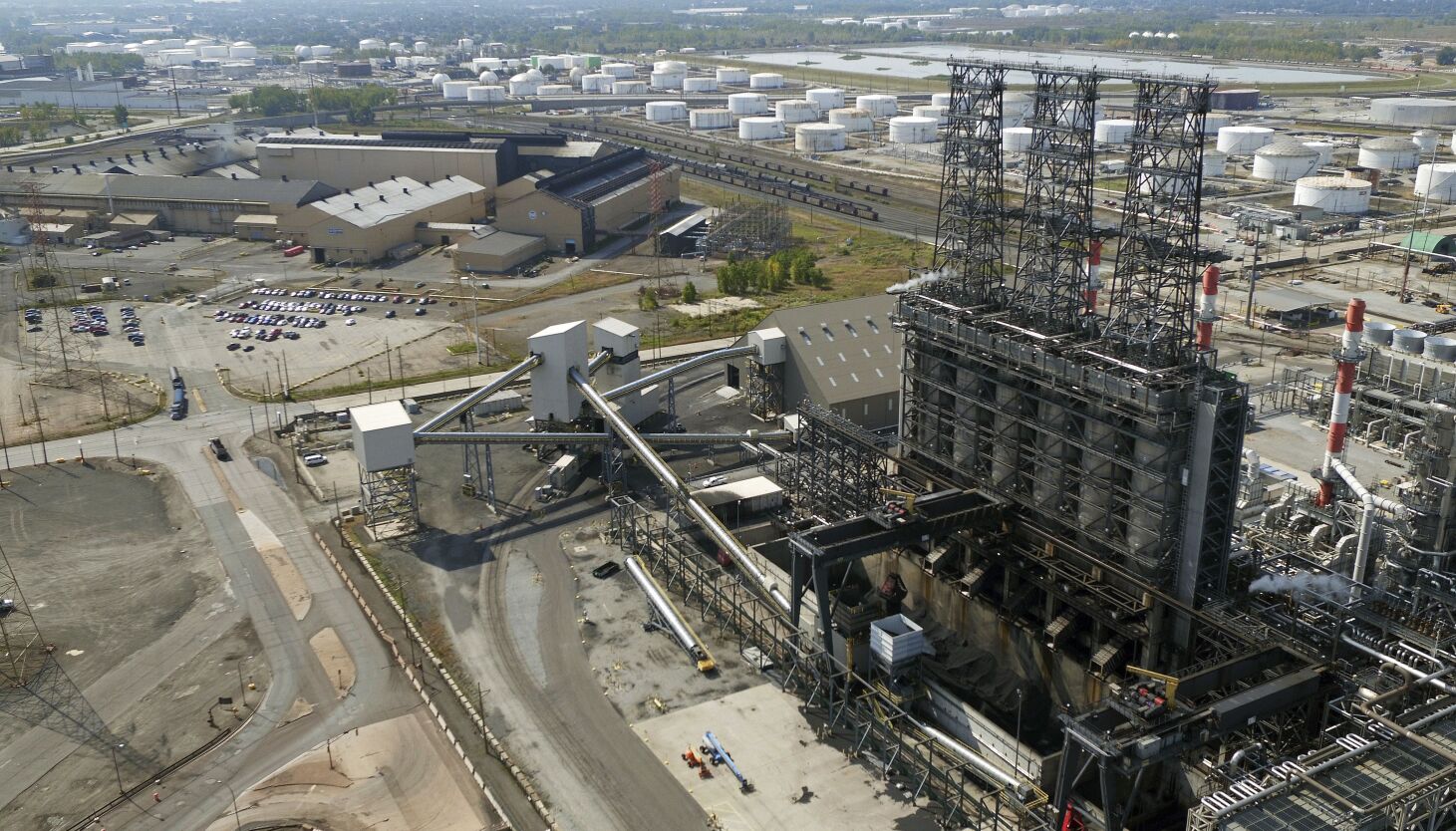 NextImg:BP refinery hit with $40 million fine, agrees to spend $200 million on pollution control