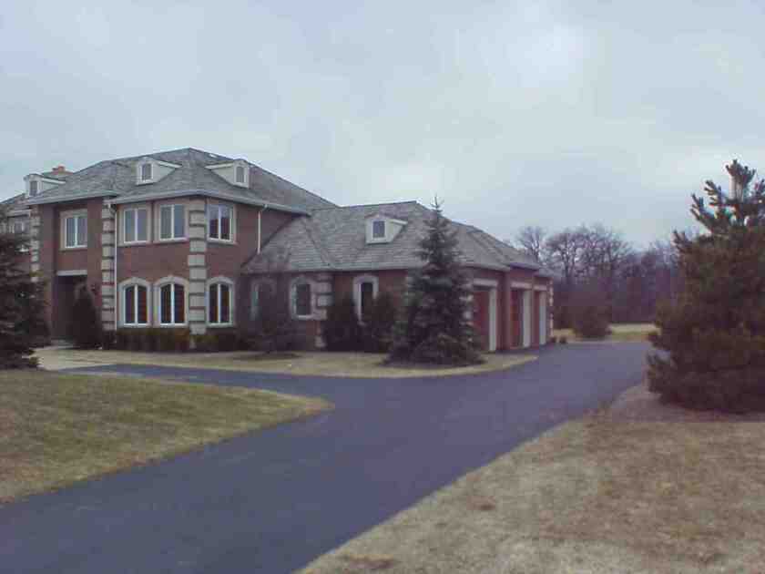 Vladimir Skarlov's former home in Lake Forest.