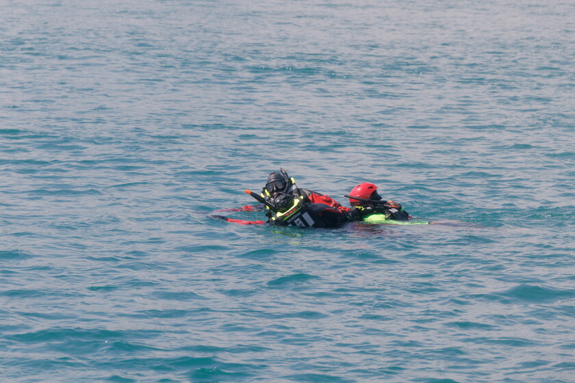 Water Rescues Chicago First responders stage water rescue drill to promote safety along Lake ...