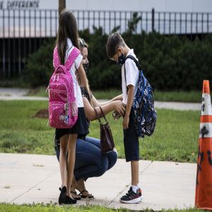 Parents and students arrive at George Armstrong Elementary School, 2110 W. Greenleaf Ave. in Rogers Park, for the first day of school for Chicago Public Schools, Monday morning, Aug. 30, 2021. | Ashlee Rezin/Sun-Times