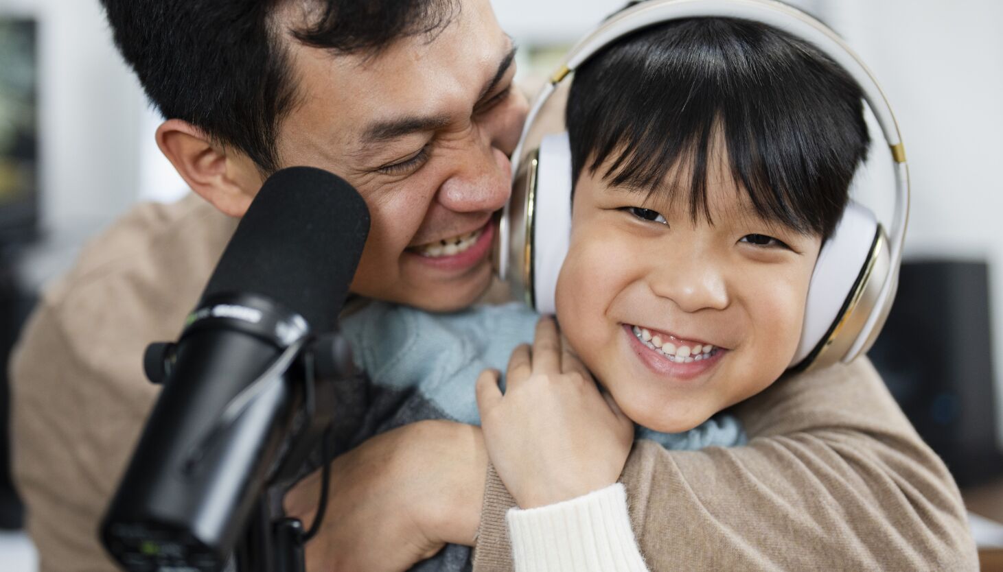 NextImg:Chicago father and son hit all the right notes in viral singing videos