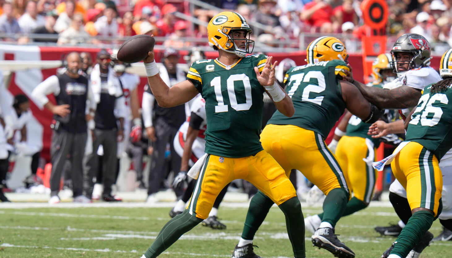 Flower Packer Factory Bears' next opponent: Packers beat Buccaneers 17-14 behind Jordan Love ...