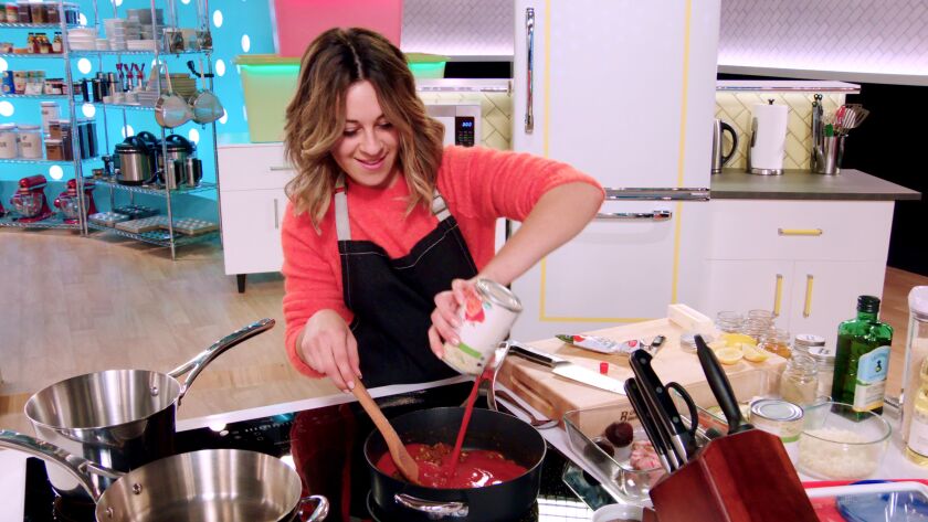 Best Leftovers Ever! S1. Melissa Schwimmer in Best Leftovers Ever, Episode 1 (Fast Food to Fancy). c. Courtesy of Netflix © 2020